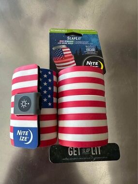 NEW Nite Ize 2 Light Up American Flag Patriotic Koozies